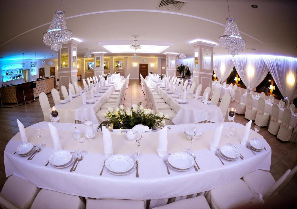 Hotel Astra Dąbrowa Górnicza Extérieur photo