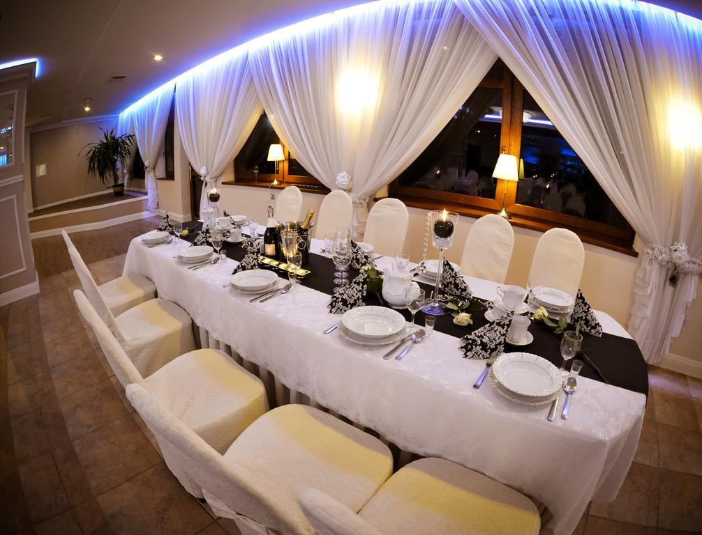 Hotel Astra Dąbrowa Górnicza Extérieur photo