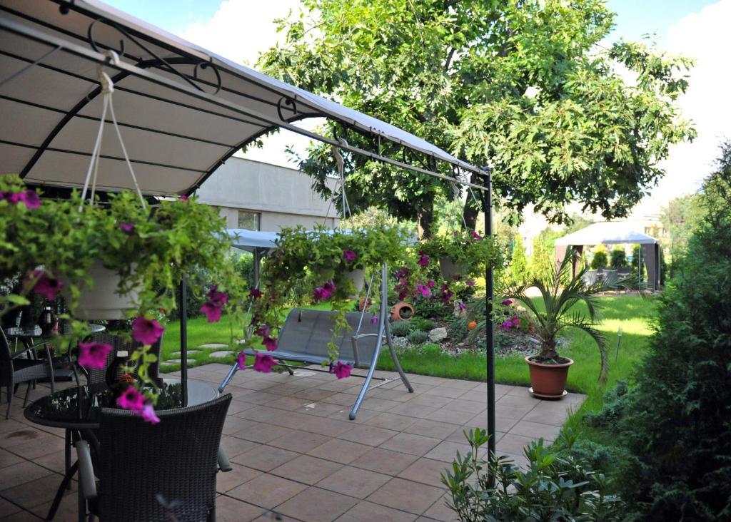 Hotel Astra Dąbrowa Górnicza Extérieur photo