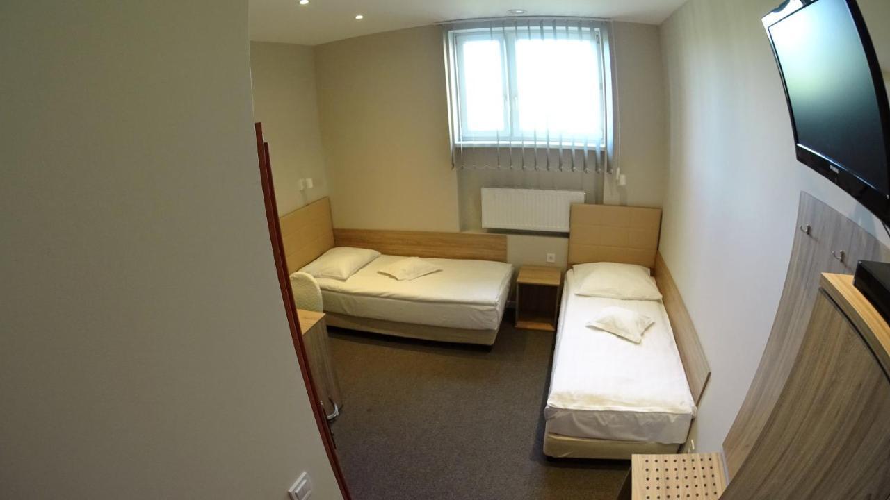 Hotel Astra Dąbrowa Górnicza Extérieur photo