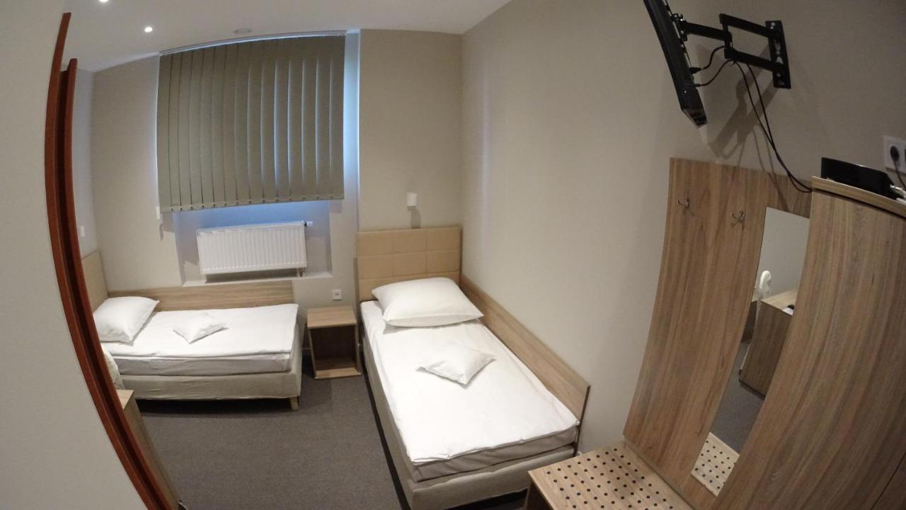 Hotel Astra Dąbrowa Górnicza Extérieur photo