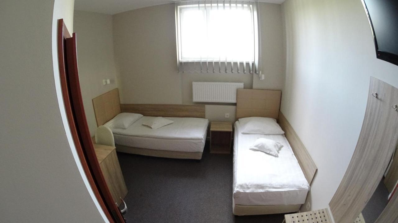 Hotel Astra Dąbrowa Górnicza Extérieur photo