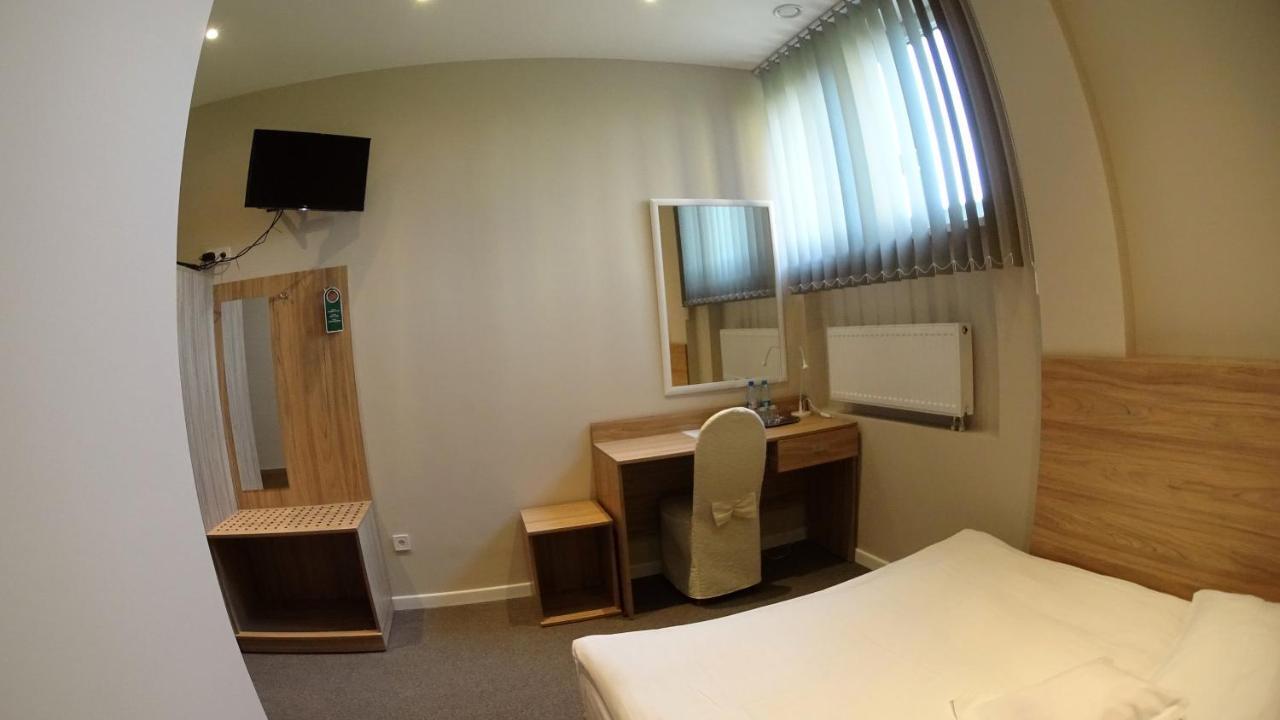Hotel Astra Dąbrowa Górnicza Extérieur photo