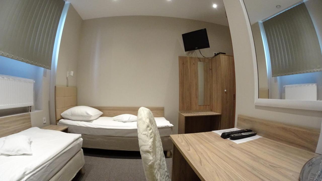 Hotel Astra Dąbrowa Górnicza Extérieur photo