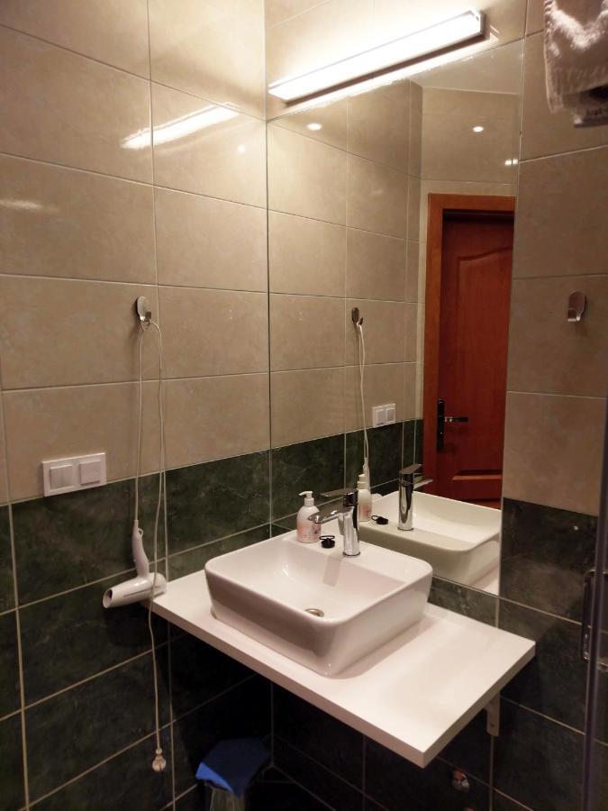Hotel Astra Dąbrowa Górnicza Extérieur photo