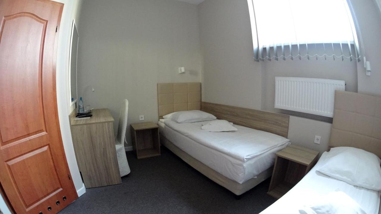 Hotel Astra Dąbrowa Górnicza Extérieur photo